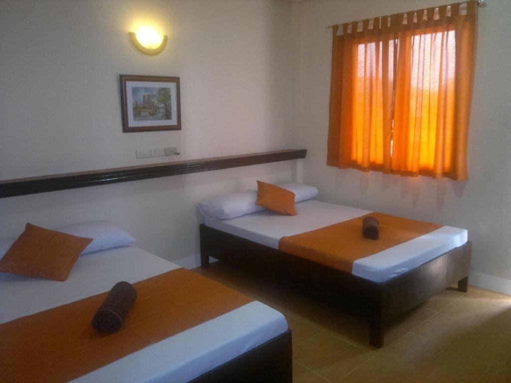 Mayon View Garden Apartelle Sa Bukid Legazpi Exterior foto