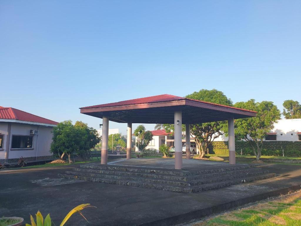 Mayon View Garden Apartelle Sa Bukid Legazpi Exterior foto