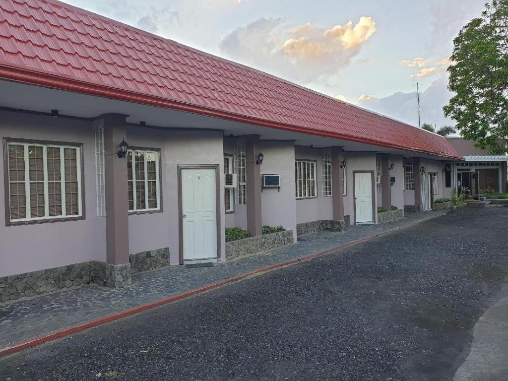 Mayon View Garden Apartelle Sa Bukid Legazpi Exterior foto